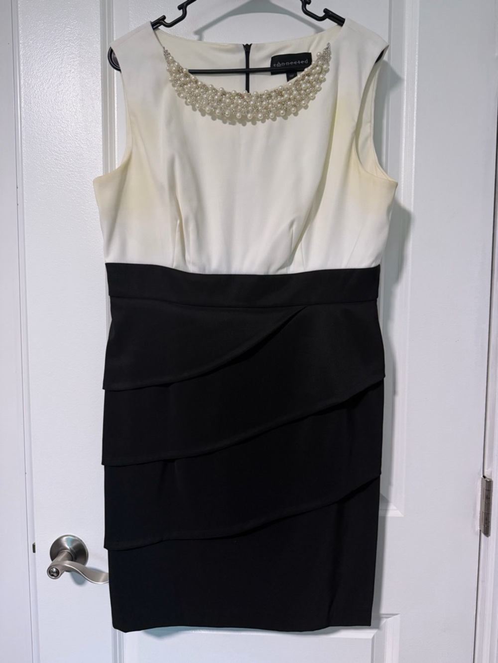 Connected Two-Tone Pearl Neck Sheath Dress in Ivory & Black